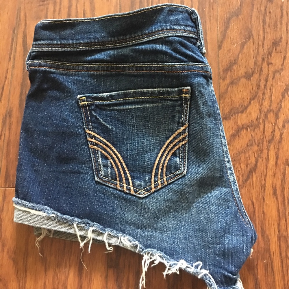 HOLLISTER- shorts