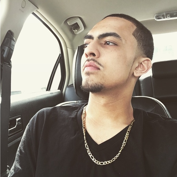 Meet your Posher, Travis - Picture 1 of 1