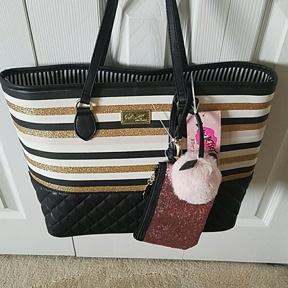 Betsey Johnson Handbags - 💖Betsey Johnson tote bag💖