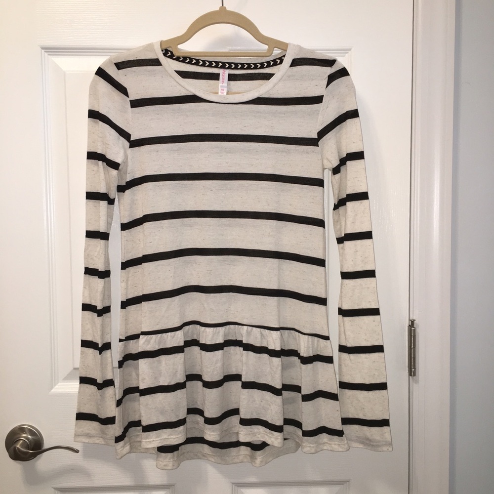NWOT Xhilaration Long Sleeve Cream/Black Peplum