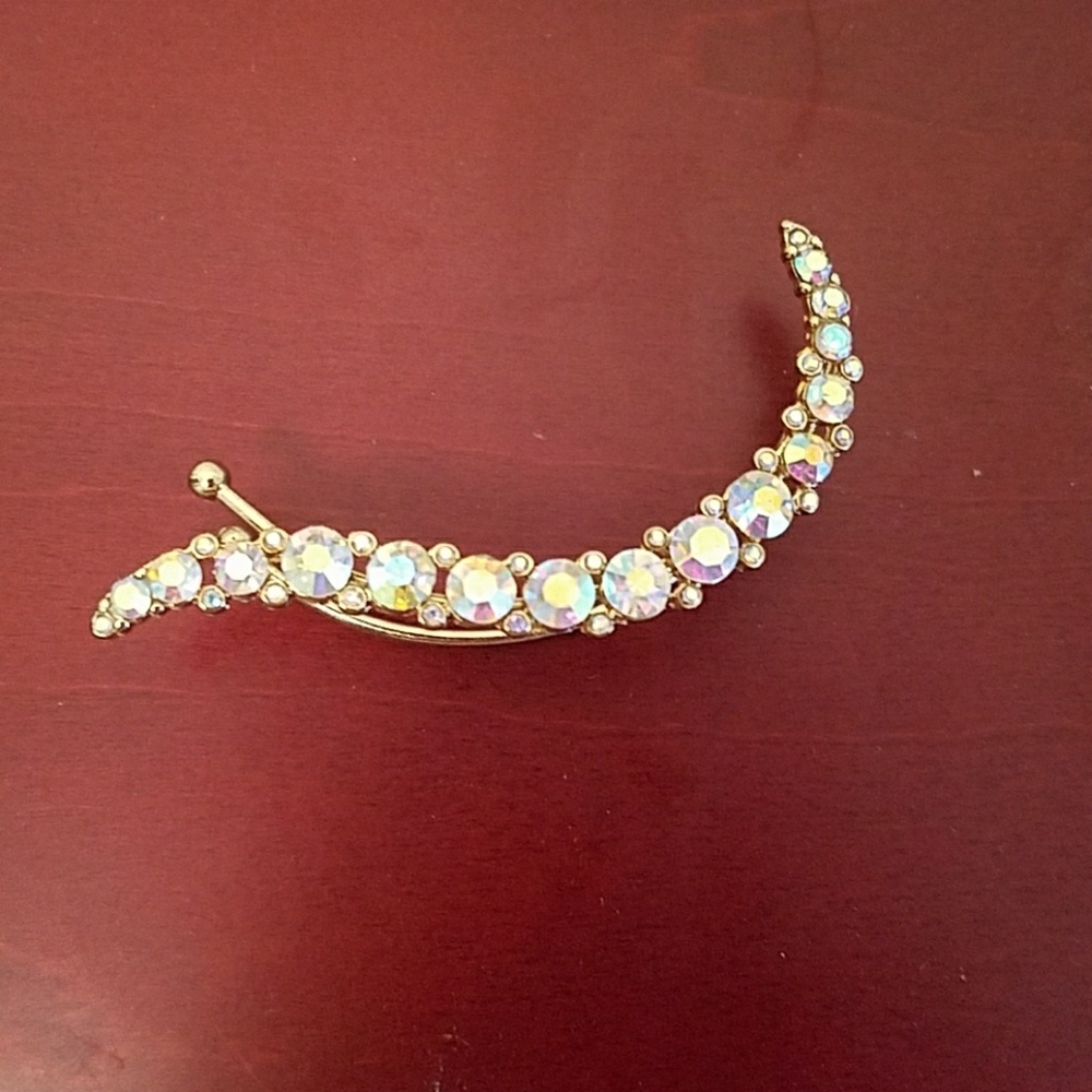 Ear cuff