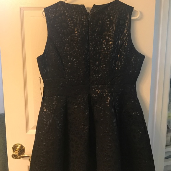 Eva Mendes fit n flare sleeveless dress - Picture 2 of 4