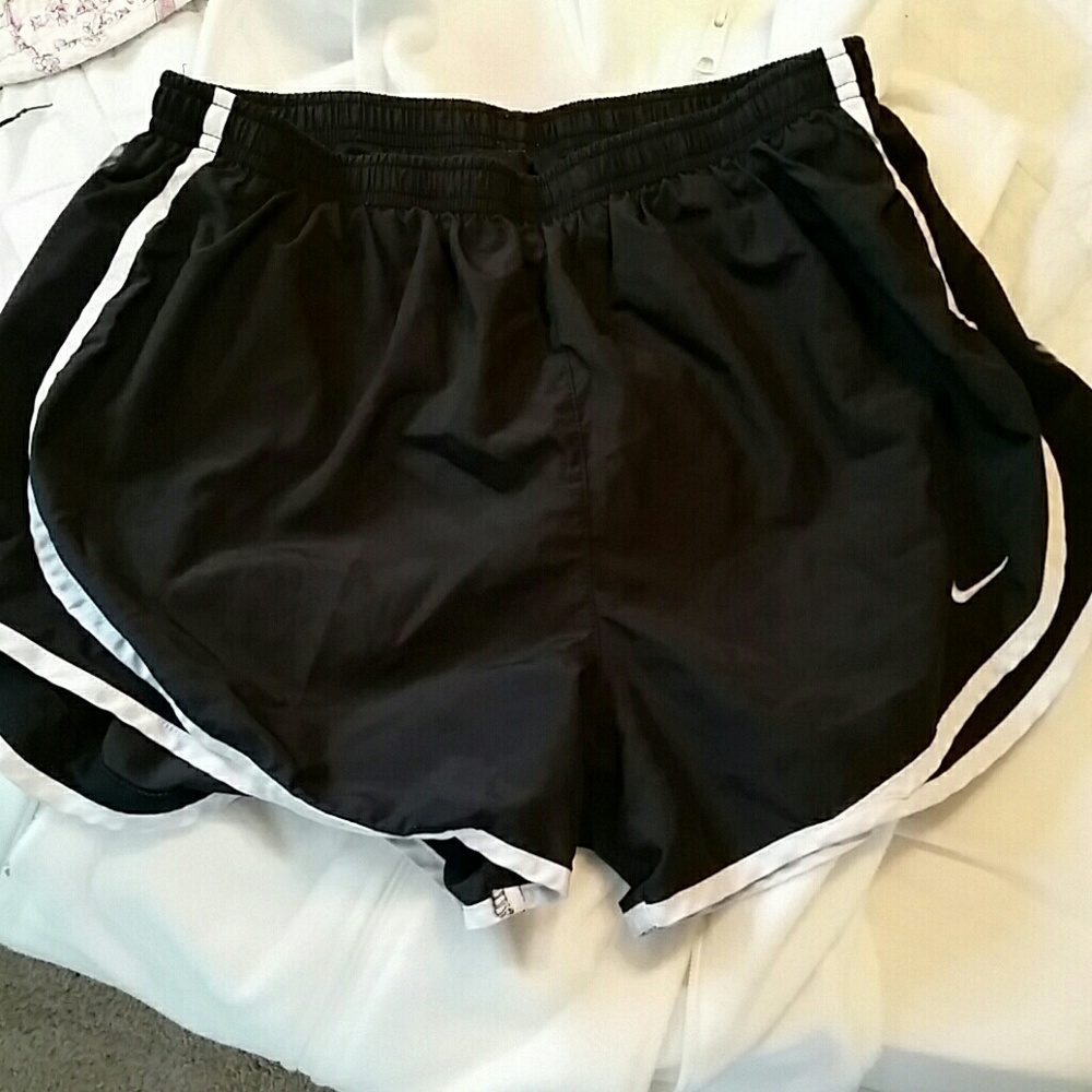 Nike Dri Fit! Gently worn. Size M