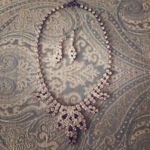 Necklace and earrings set