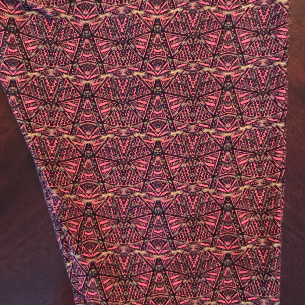 Lularoe pink pattern leggings TC
