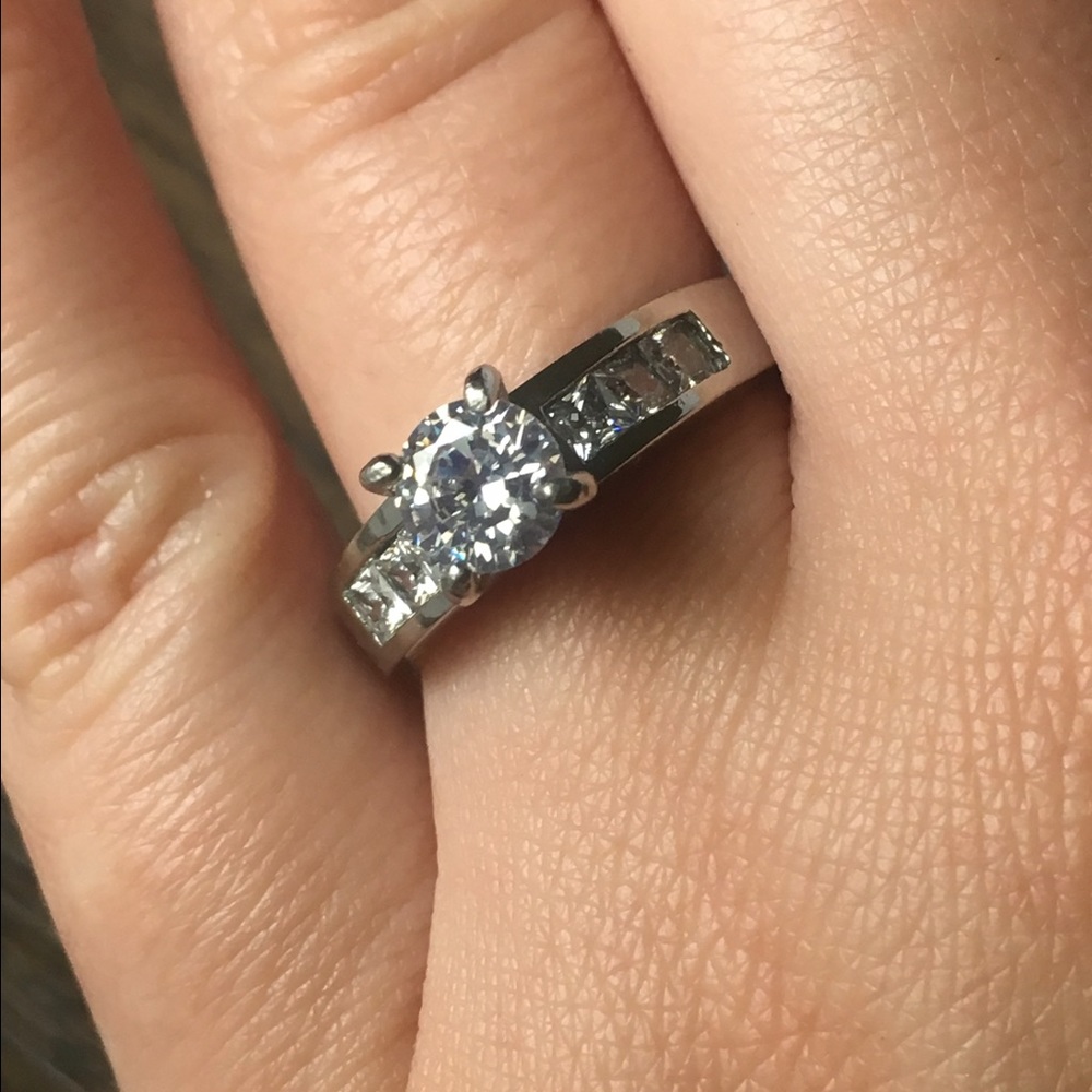 High-profile statement ring