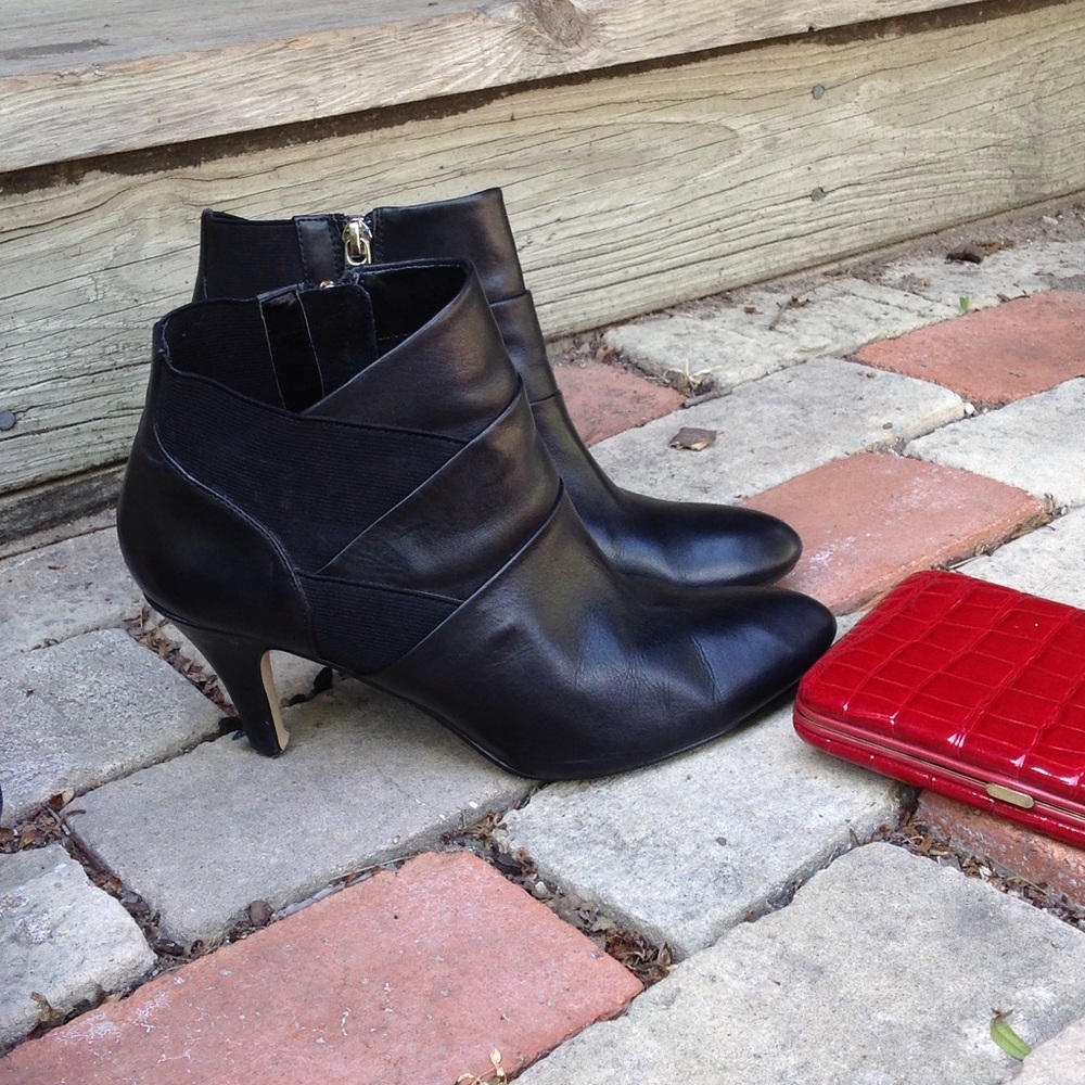 🎉HP🎉 Jet Black Genuine Leather Ankle Booties