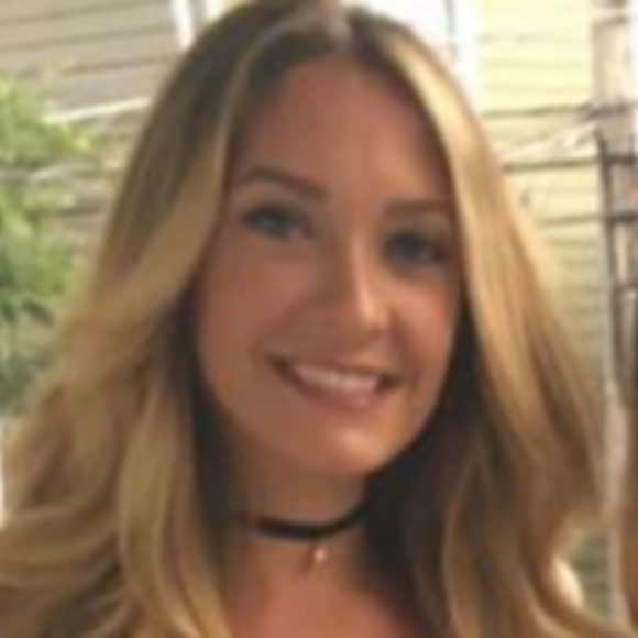 Meet your Posher, Julia - Picture 1 of 1