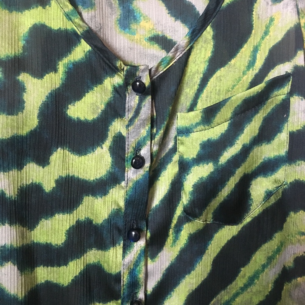 Blouse - Picture 2 of 3