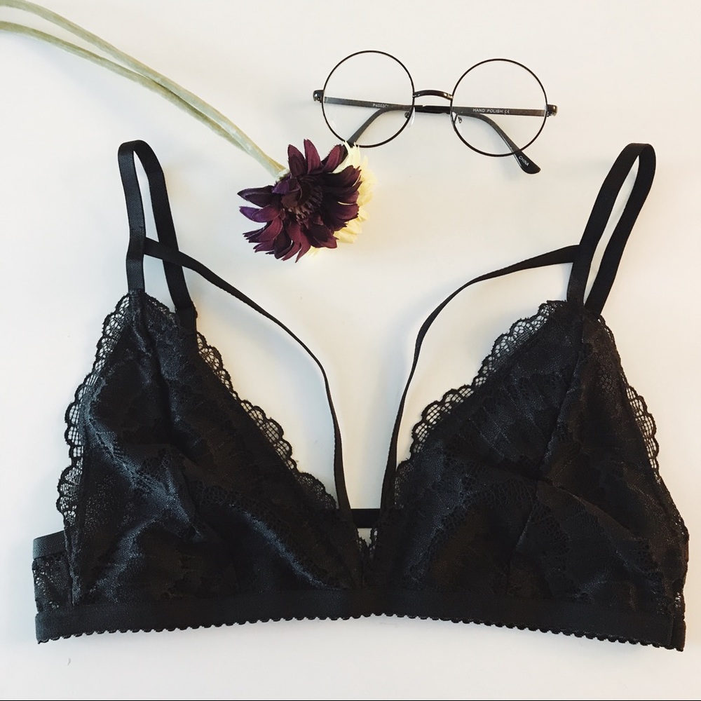 Black peek-a-boo bralette