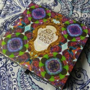 Urban Decay Alice Through the LookingGlassPallette