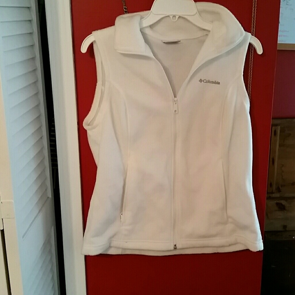 Columbia white fleece vest!