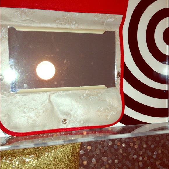 Vintage mirror case with large mirror hard to find - Picture 3 of 4