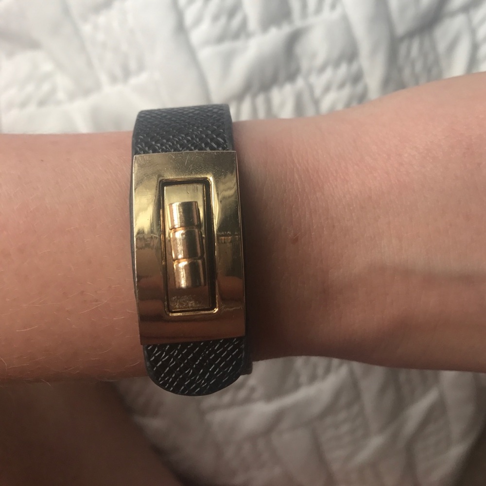 Black bracelet - Picture 2 of 3