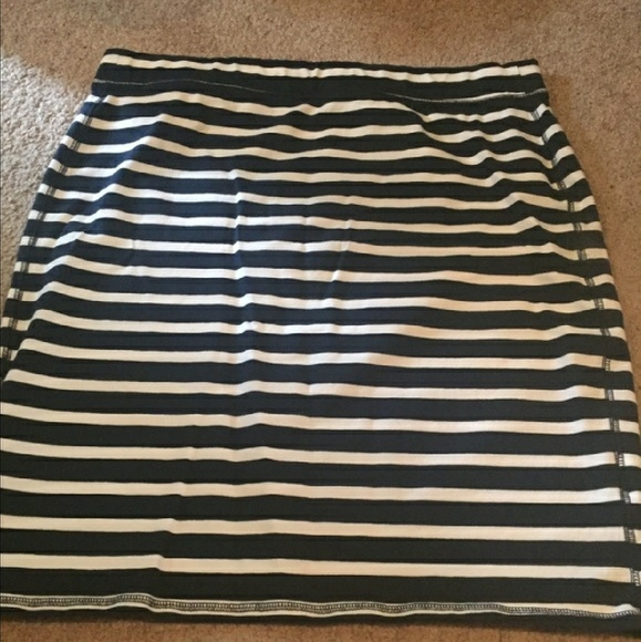 Old Navy Dresses & Skirts - Women's Navy & White Stripped Pencil Skirt
