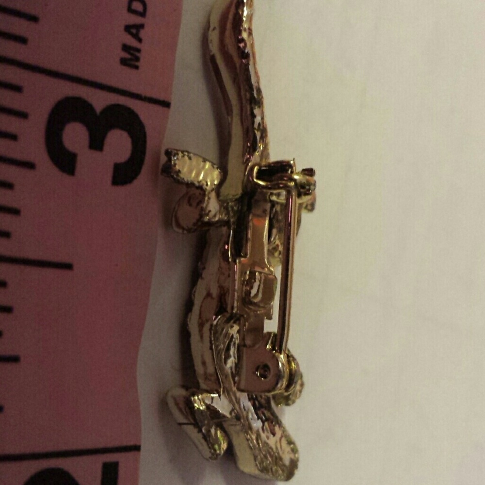 Adorable Lizard Pin - Picture 3 of 3