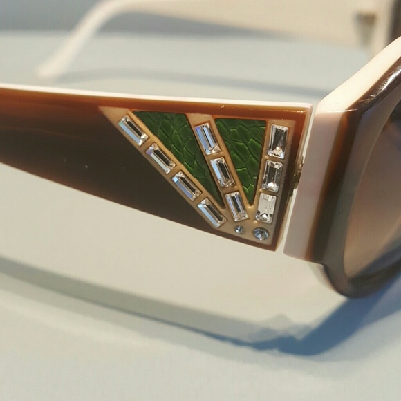 Judith Leiber tortoiseshell crystal sunglasses main image 4