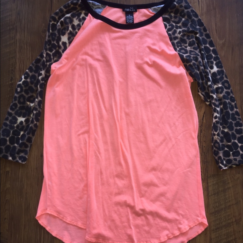 Quarter sleeve shirt