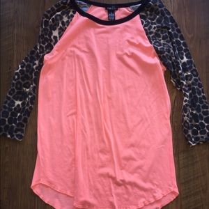 Quarter sleeve shirt