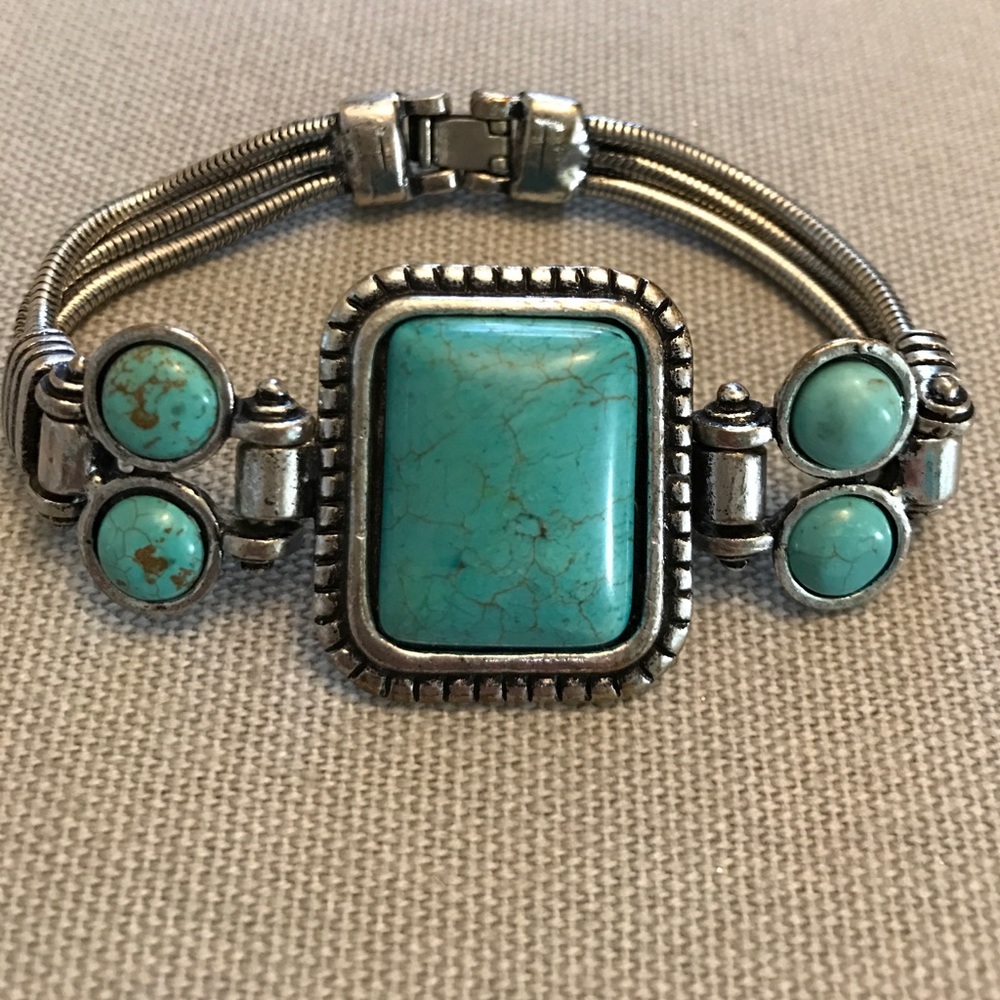 Silver tone and Turquoise Bracelet.