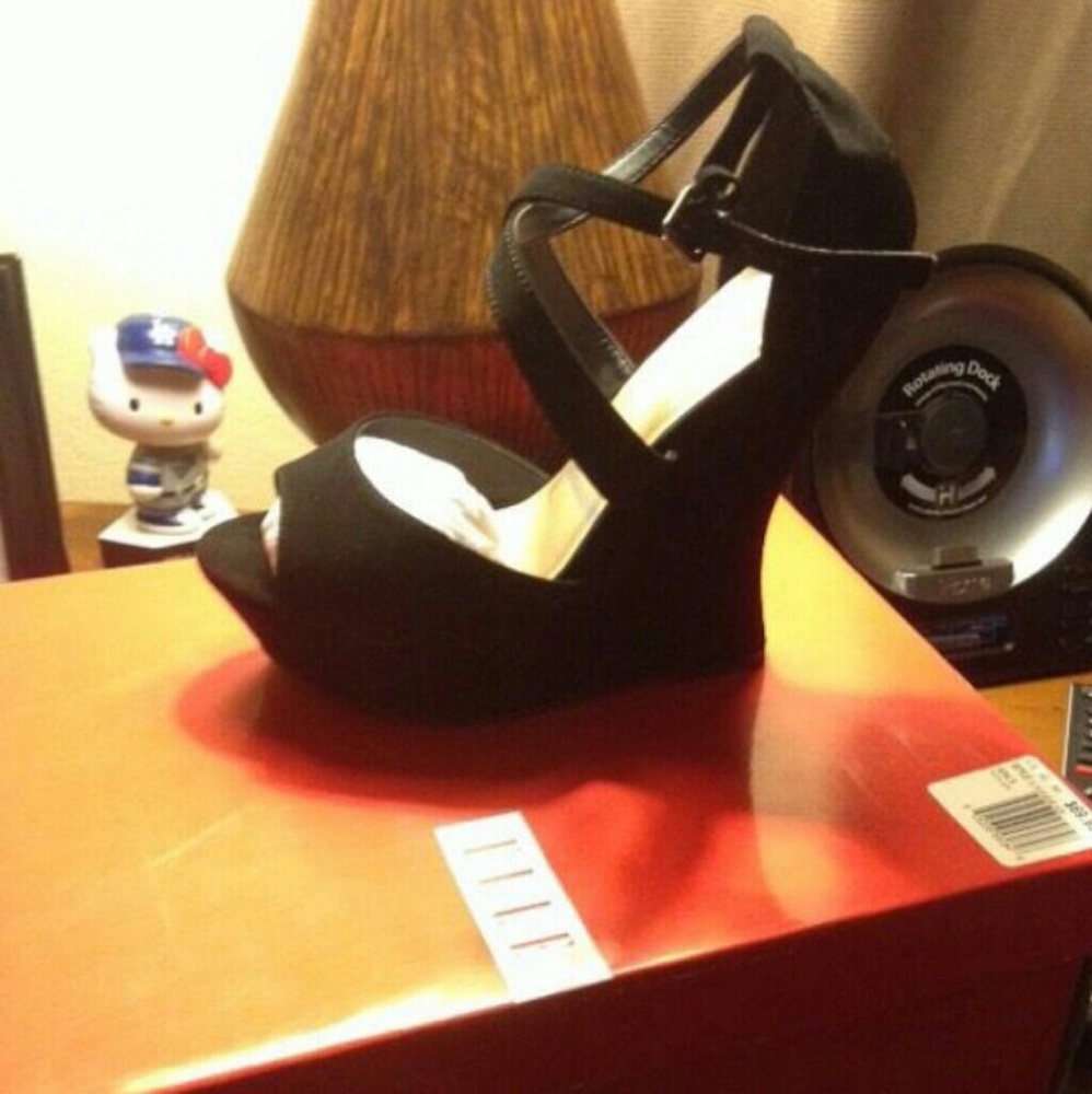 Elle heels