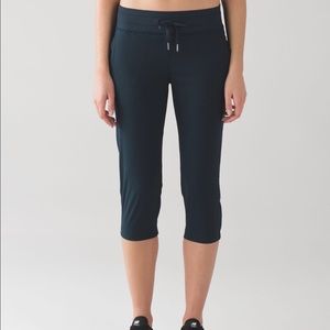 Lululemon Dance studio crop II!