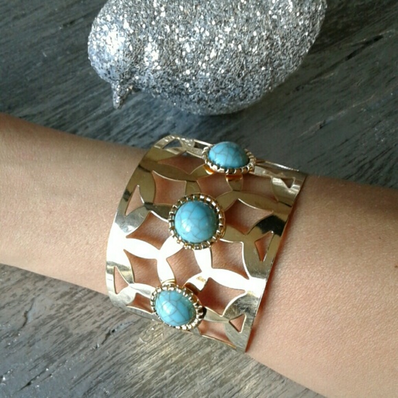Gold toned cuff bracelet with turquoise details - Picture 2 of 4