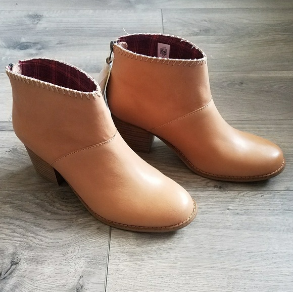 ❤HOST PICK❤ TOMS leather bootie - Picture 2 of 4
