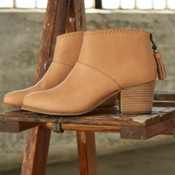 ❤HOST PICK❤ TOMS leather bootie - Picture 4 of 4