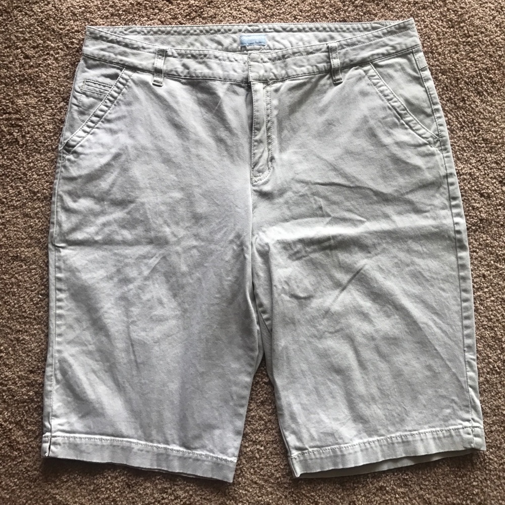 Sz 16 Bermuda shorts