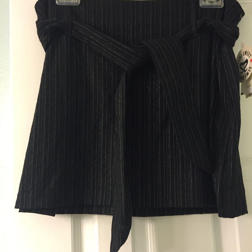 Cute black with silver pinstripe skirt tie waist