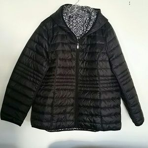 Lightweight quilted reversible jacket w/hood