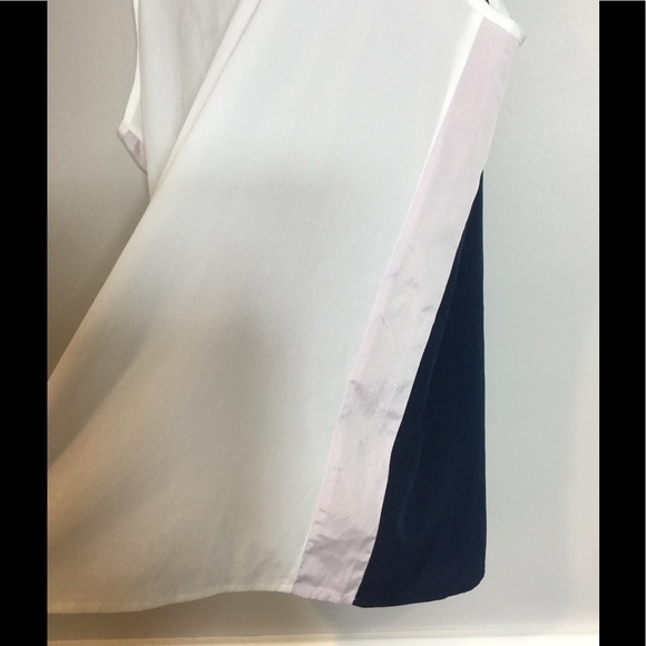 Blouse - Picture 2 of 3