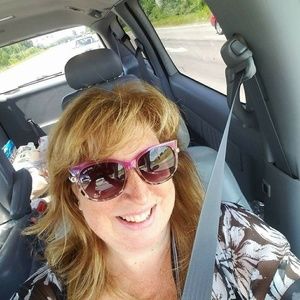 Meet your Posher, Julie