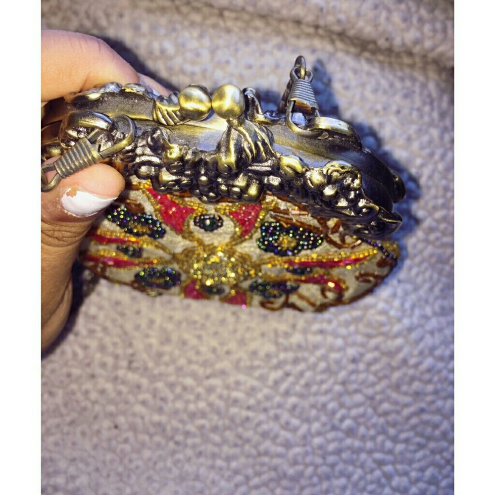 💕😍MAKE AN OFFER! ANTIQUE CHINESE CLUTCH😍💕 - Picture 3 of 6