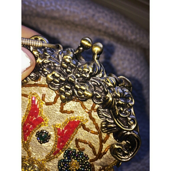 💕😍MAKE AN OFFER! ANTIQUE CHINESE CLUTCH😍💕 - Picture 2 of 6