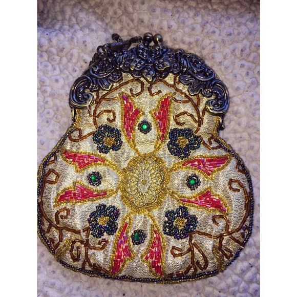 💕😍MAKE AN OFFER! ANTIQUE CHINESE CLUTCH😍💕 - Picture 4 of 6