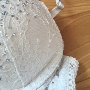 Victoria's Secret Bombshell Bra w/ matching Thong