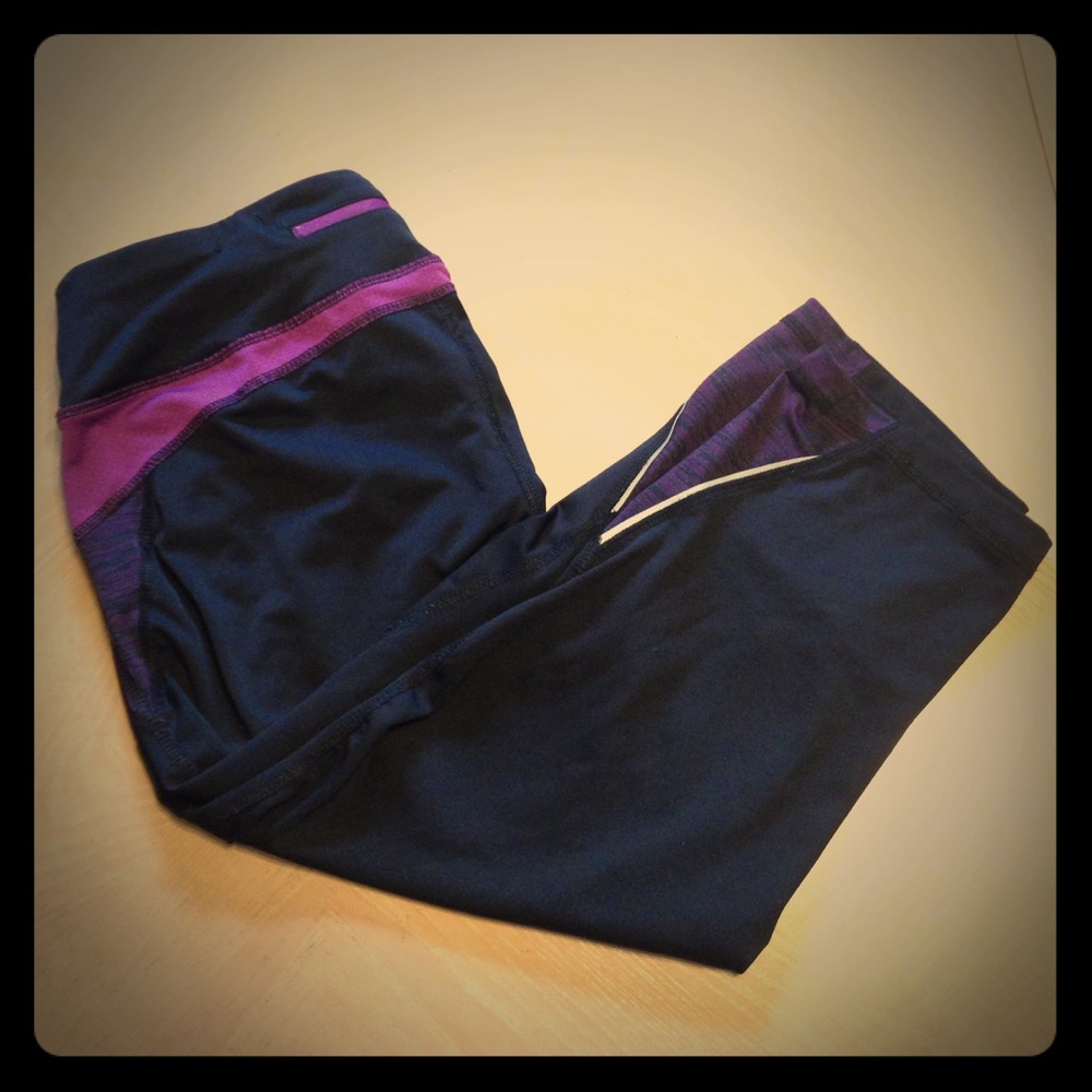 Black and Purple Cropped Athletic Leggings
