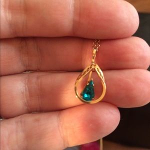 12kt gold chain with pendant