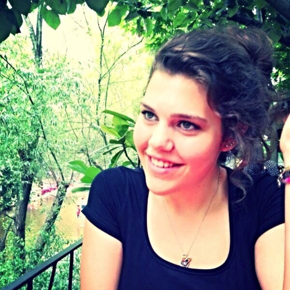 Meet your Posher 🔹 Yasemin