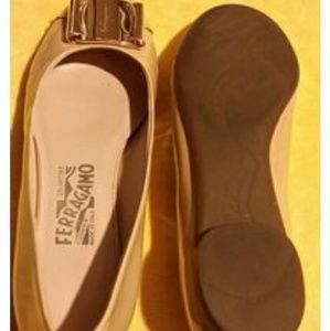 Salvatore Ferragamo Nude Classic Ballet Flats