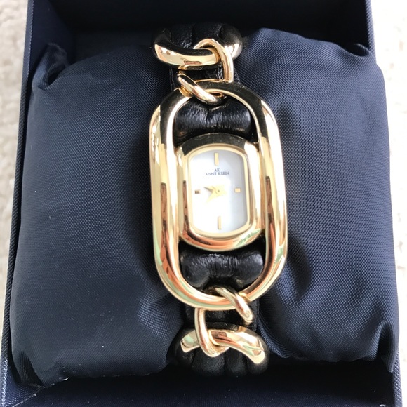 Watch - Picture 2 of 4