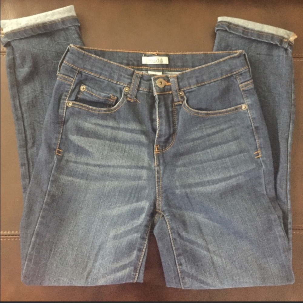 MUDD cropped jeans.
