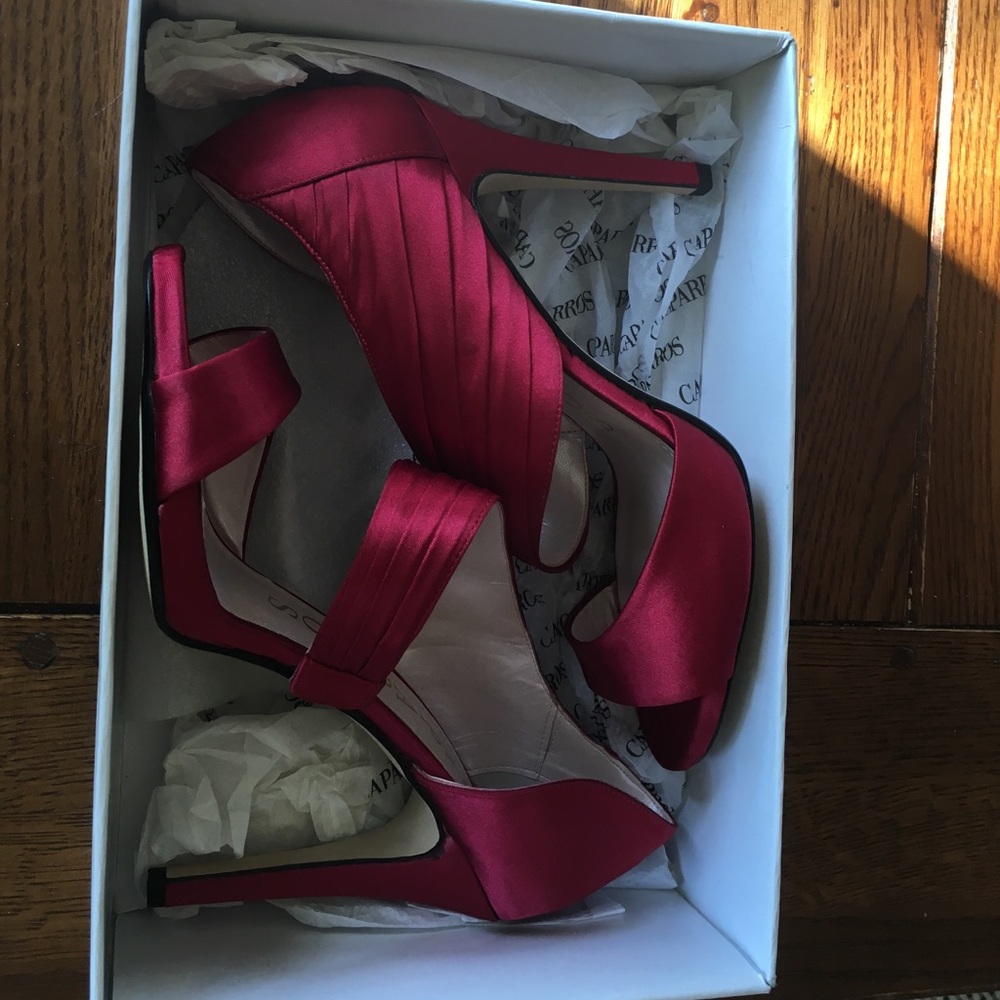 Brand new Caparros red prom/wedding shoe