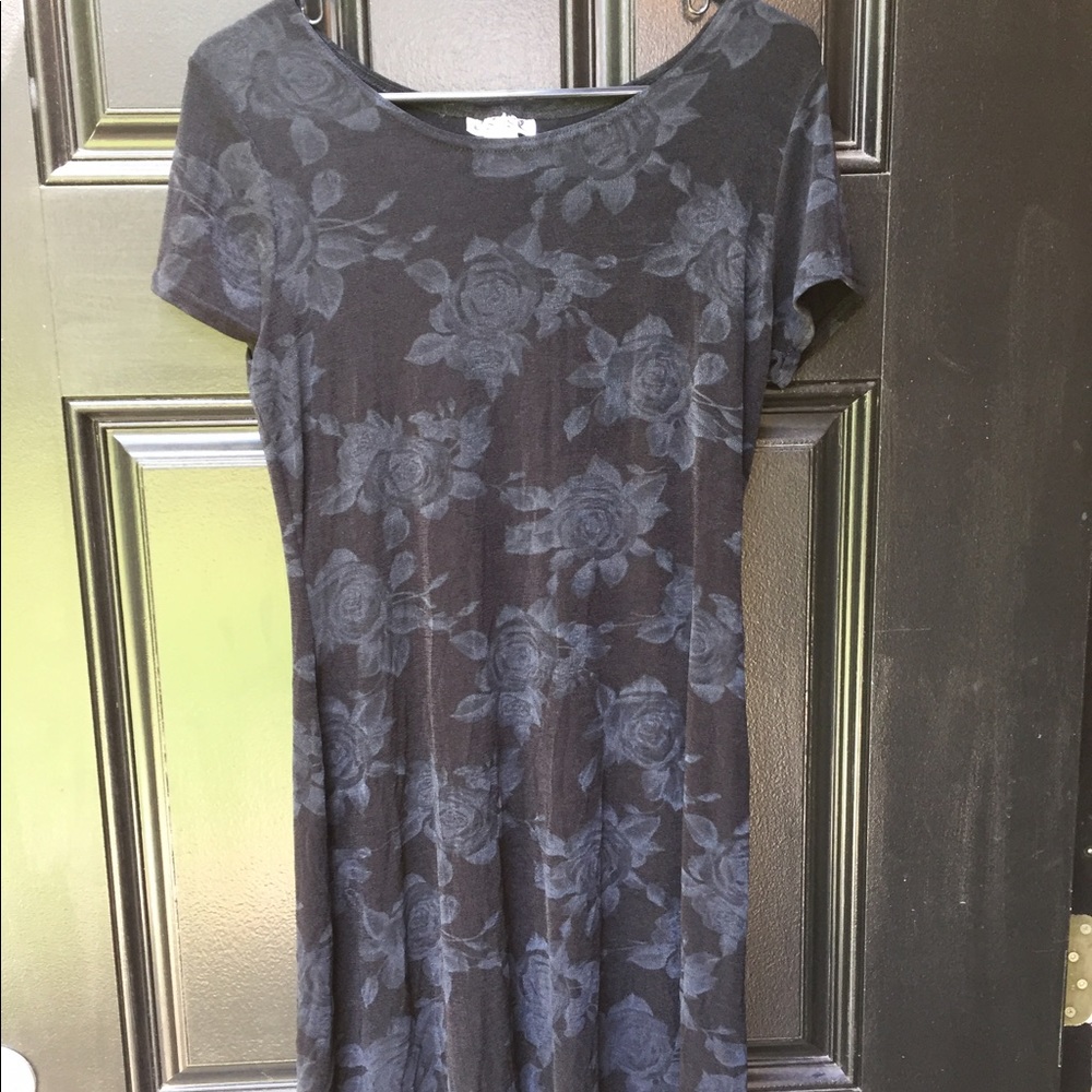 Black Rose Short Sleeve Dress