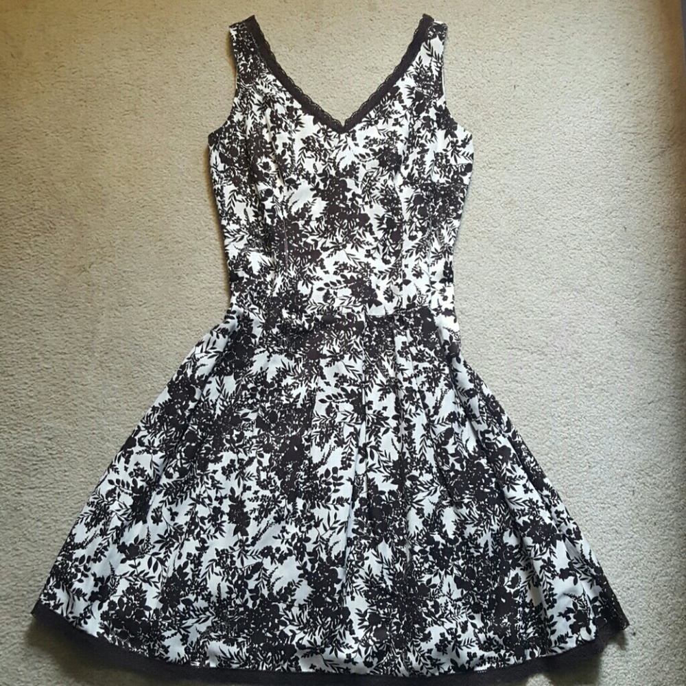 🌻SUMMER SALE!🌻 Brown and White a-line dress