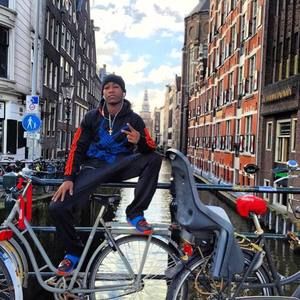 Meet your Posher, Eli