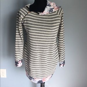 Long sleeved tunic with a hood