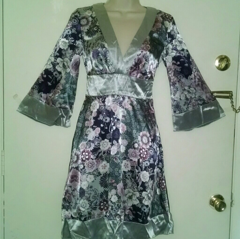Vintage floral print fun Sexy silky dress